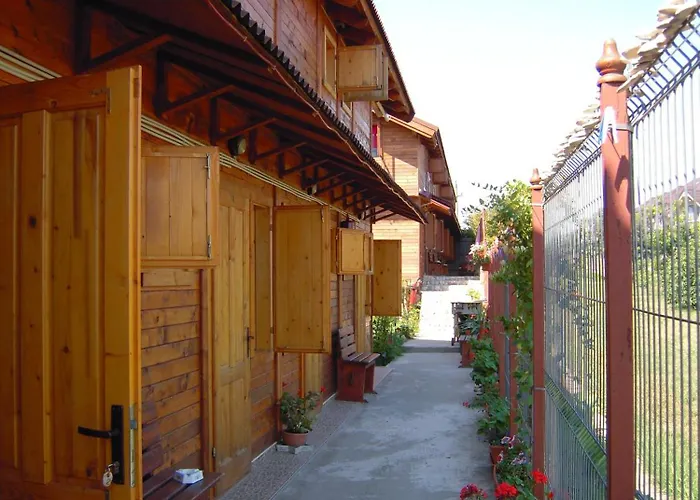 Elga's Punk Rock Hostel Vama Veche